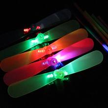 Уличный подарок игрушка светодиодный для детей бамбуковый светящийся унисекс Стрекоза случайная Летающая рука 2024 - купить недорого