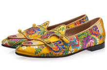 Sapatos tendências da moda para homens, chinelos em tom amarelo, multicoloridos, com alça dupla, bordados, sapatos casuais para homens 2024 - compre barato