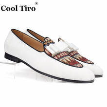 Cool Tiro/белые жаккардовые Парусиновые мокасины в английском стиле с бантом, мужские мокасины, тапочки, Мужские модельные туфли для свадебной вечеринки, повседневная обувь на плоской подошве 2024 - купить недорого