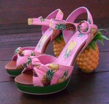 Женские розовые сандалии на платформе с ананасом, летние сандалии на высоком каблуке с ремешком на щиколотке, розовые сандалии с открытым носком и ананасом 2024 - купить недорого