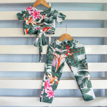 Детский укороченный топ в стиле бохо с цветами, 2 шт., футболка и штаны, летняя одежда для малышей 2024 - купить недорого