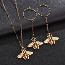 2019 New Women's Cute Bee Pendant Necklace Handmade Fashion Personality Gold Silver Color Necklace Fashion Wedding Party Jewelry 2024 - buy cheap