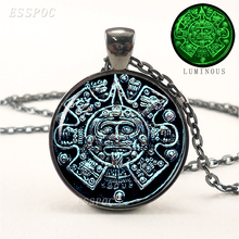 Jóias asteca calendário mexicano pingente luminoso verde cabochão de vidro brilho no escuro maia jóias colar amigos presente 2024 - compre barato