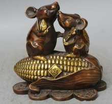 Китайская медная позолоченная Мышка для мыши, удерживающая руйи персик, подставка для кукурузных монет, статуя богатства 2024 - купить недорого