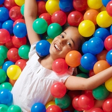 Bolas de plástico coloridas ecológicas, bolas de piscina para crianças divertidas, para brincar de natação, para ar livre e de estresse, bolas de ondas de oceano, 200 peças 2024 - compre barato