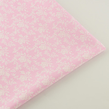 Розовый Печатный цветочный дизайн хлопчатобумажная ткань стеганое лоскутное постельное белье Скрапбукинг Украшение саржевая ткань, домашний текстиль 2024 - купить недорого