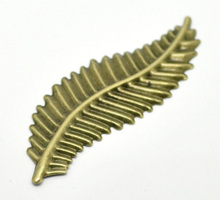 DoreenBeads-20 piezas de hojas de bronce antigua para estampar, accesorio de 8,5 cm x 2,8 cm(3 3/8 "x1 1/8") (B19433), yiwu 2024 - compra barato