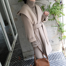Новинка 2019, кашемировое пальто для женщин, зимнее длинное кашемировое пальто с капюшоном, женское модное бежевое плотное теплое пальто с поясом, высокое качество, P839 2024 - купить недорого