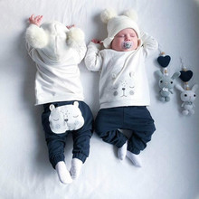 Conjunto de roupas para bebês recém-nascidos, meninos, outono e inverno, camisas de manga comprida e calças, urso de desenho animado, roupas de menino 202 2024 - compre barato