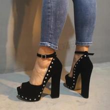 LAIGZEM-Sandalias de ante de imitación con tachuelas para mujer, zapatos de fiesta hechos a mano, 34-47 talla grande, color negro 2024 - compra barato