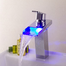 Датчик температуры контролируемый Смеситель кран Ванная комната Водопад Носик раковина кран LED кран 2024 - купить недорого