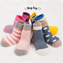 4 пары/Лот, зимние теплые детские носки, милые мягкие носки для новорожденных мальчиков и девочек, Осенние мягкие детские носки в полоску и горошек для младенцев 2024 - купить недорого