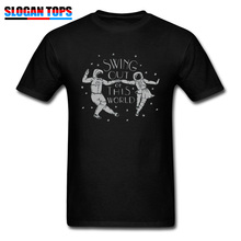 Camiseta con estampado de astronauta espacial para hombre, camisa divertida con estampado de Swing Out of This World, para parejas, color negro 2024 - compra barato