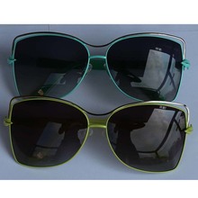 Óculos de sol vintage para mulheres, venda por atacado, mix de óculos fashion de verão, óculos de sol feminino com borboletas, verde, 2018 2024 - compre barato