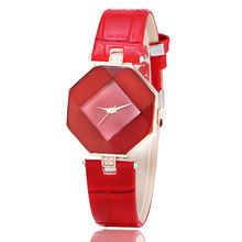 Часы наручные женские кварцевые с кристаллами, модные брендовые Роскошные, повседневные, с кожаным ремешком, красные 2024 - купить недорого