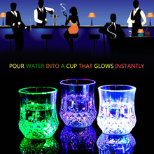 Vaso de Whisky con LED intermitente automático, taza iluminada, vaso de vino, cerveza, vaso de Whisky para bebidas, juego de barman para fiesta de navidad 2024 - compra barato