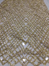 Специальная ручная печать клееная блестящая кружевная ткань на продажу клееная блестящая сетка вышивка кружева SYJ-61921 для вечернего платья 2024 - купить недорого