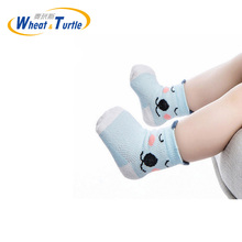 Хлопковые нескользящие носки для новорожденных детские носки-тапочки милые носки для маленьких мальчиков и девочек с рисунками животных 2024 - купить недорого