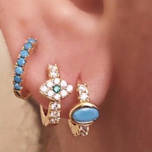 Серьги-кольца женские с голубым бирюзовым камнем 2024 - купить недорого