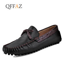 Qffaz sapatos masculinos de couro legítimo, mocassins pretos para dirigir de couro sólido, mocassim gommino de enfiar, sapatos masculinos 2024 - compre barato