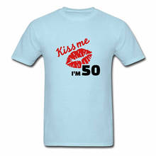 Модные летние Paried футболки Короткие Печать на день рождения Поцелуй меня, я 50 о-образным вырезом Женская рубашка 2024 - купить недорого