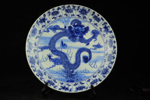 Изысканная китайская сине-белая фарфоровая Ручная Роспись Тарелка с драконом 2024 - купить недорого