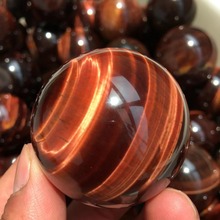 Bola de cristal cura de olho de tigre vermelho, 40mm, natural de quartzo, bola para decoração de casa, presente, gotas 2024 - compre barato