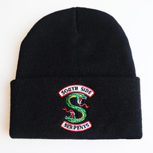 Sombreros de Cosplay Riverdale South Side Serpents para hombre y mujer, gorro de punto suave con bordado, unisex, 2019 2024 - compra barato