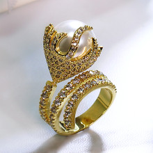 Anillo de la flor para el partido de oro de color cúbicos ZIRCON anillo de dedo cristalino de alta calidad de la manera de la joyería envío libre perla de lujo anillo 2024 - compra barato