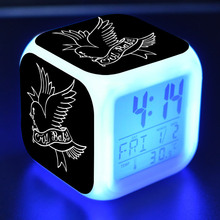 Relógio de alarme led lil peep, colorido flash light que brilha no escuro, decoração de mesa, bonecos de música, brinquedos 2024 - compre barato