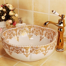 Бесплатная доставка, керамические фарфоровые раковины в форме цветка золотого цвета для ванной комнаты в европейском стиле 2024 - купить недорого
