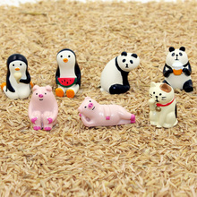 Decole-figuras en miniatura de gato, gato de la película, Panda, pingüino, figuras de animales Zakka de Japón, decoración para el hogar y el jardín, adornos de resina 2024 - compra barato