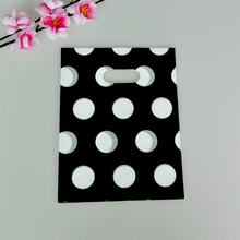 Bolsa de regalo de plástico negro con diseño de puntos, 15x20cm, para joyería, dulces, con asa, venta al por mayor, 100 unidades/lote 2024 - compra barato