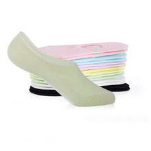 5 par/lote 2021 las nuevas mujeres calcetines de Color sólido calcetines invisibles de señora corta calcetín zapatillas de verano antideslizante de barco de las mujeres Calcetines 2024 - compra barato