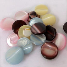 Botões de concha colorida de 10mm, botões concha real de mãe de pérola natural, acessórios de costura soltos, vestidos de blusa 2024 - compre barato