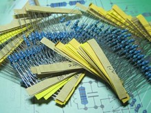 Nuevos resistores de película metálica de 1/4 W surtidos kit 30 valores (10 ohm ~ 1 M ohm) 1%, 300 piezas 2024 - compra barato