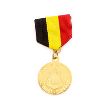 Medallas personalizadas con cintas, medallas de oro de metal OEM baratas con pin personalizado de fábrica, producen cintas de Medallas 2024 - compra barato