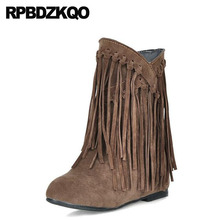 Botas femininas de suede com franjas e pele, calçados lisos de designer para outono e inverno 2021 com borla marrom, tamanho grande 2024 - compre barato