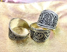 Отличный тибетский серебряное широкое кольцо цветок полоса буддизм непальское кольцо Регулируемый размер унисекс одно кольцо 2024 - купить недорого