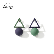 Moda Corea estilo triángulo hueco bola asimétrico artística, simple sentido del Color dulce pendientes para las mujeres nuevo regalo de joyería 2024 - compra barato