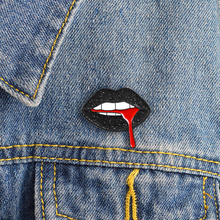 Nova moda preto cristal lábios broche sexy lábios sangramento preto lábios vitrificados broche denim camisa botão colarinho distintivo menina do sexo feminino je 2024 - compre barato