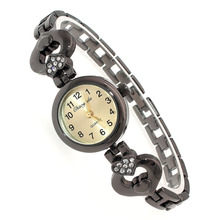 Часы наручные женские с кристаллами, Модные Аналоговые кварцевые, с браслетом, O143 2024 - купить недорого