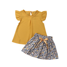Комплект из 2 предметов для маленьких девочек; однотонная шифоновая рубашка без рукавов; топы; мини-юбка с цветочным рисунком; летняя одежда; комплект одежды 2024 - купить недорого