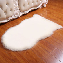Tapete de imitação de lã de ovelha sintética, tapete para sala de estar, branco e rosa, antiderrapante, tapete para quarto e cabeceira 2024 - compre barato