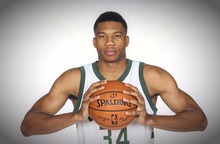 Decoración del hogar Giannis Antetokounmpo, estrella del baloncesto, Póster Artístico de seda, pegatina de pared, regalo de decoración 2024 - compra barato