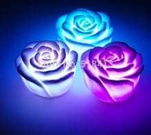 Mordaza electrónica de plástico para amantes de la luz nocturna, regalo de cumpleaños para amantes de las rosas coloridas, broma, película, Tv, 2021 2024 - compra barato