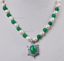 Бесплатная доставка, горячая Распродажа ~~~ настоящий белый искусственный жемчуг Akoya/ожерелье с подвеской в виде зеленой Нефритовой черепахи 2024 - купить недорого