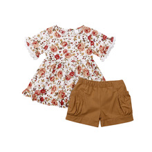 Женский летний комплект одежды для маленьких девочек, футболка с кружевным рукавом и цветочным принтом, топы + однотонные шорты 2024 - купить недорого