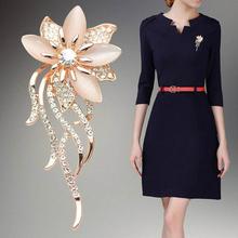 Broche flor feminino pino brilhante strass joia festa cachecol vestuário presente 2024 - compre barato