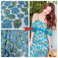 LASUI 2017New azul cordón francés de hilo de oro soluble bordado encaje tela de red hueso Bucarest grueso de punto vestido Diy X0145 2024 - compra barato